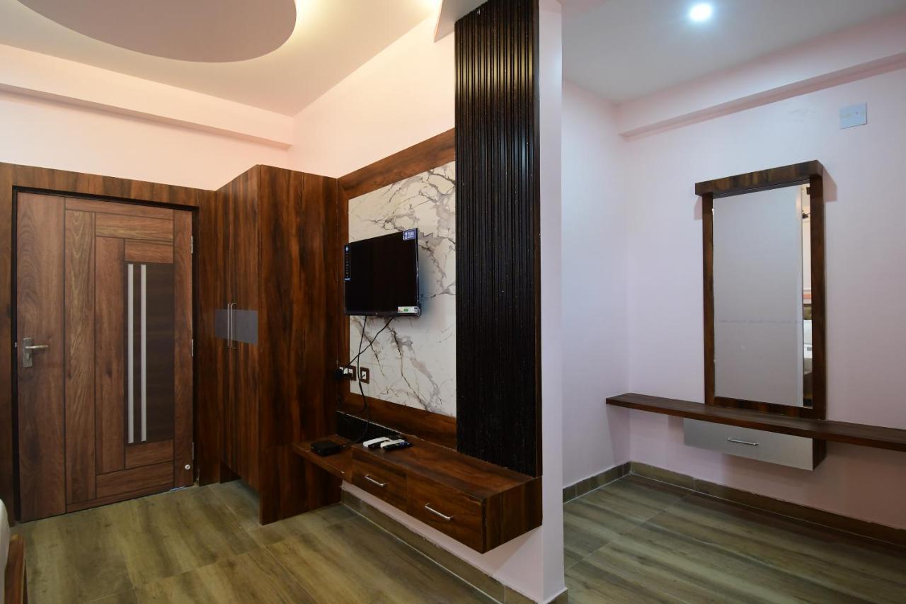 Hotel Sushree International Bhubaneswar Buitenkant foto